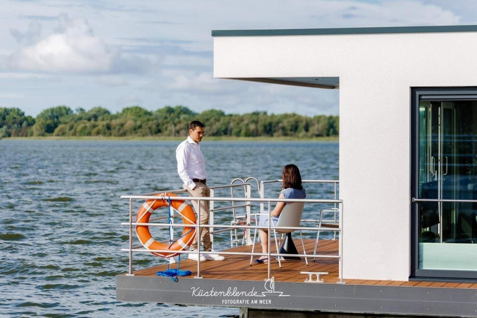 Hausboot Kranichnest Hotel Ribnitz-Damgarten Ngoại thất bức ảnh