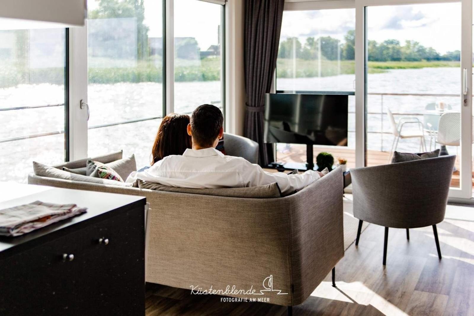 Hausboot Kranichnest Hotel Ribnitz-Damgarten Ngoại thất bức ảnh