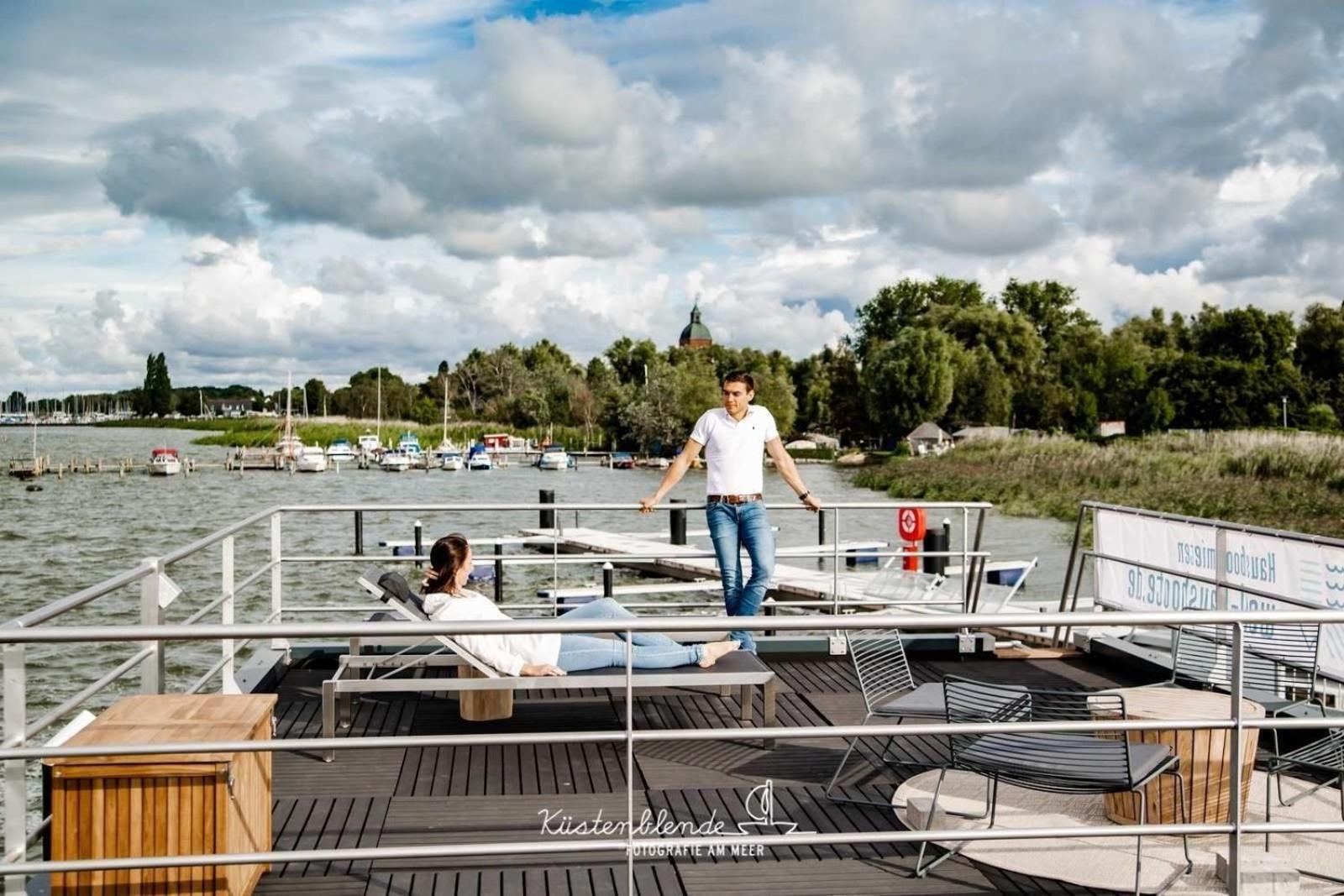 Hausboot Kranichnest Hotel Ribnitz-Damgarten Ngoại thất bức ảnh